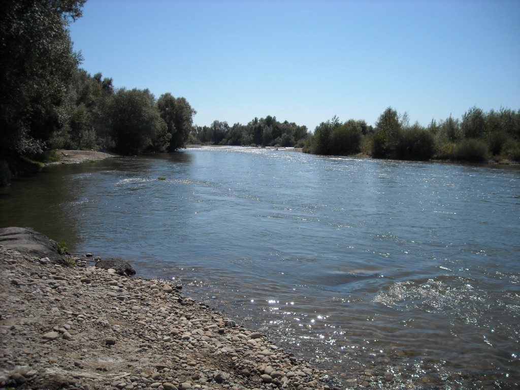 Řeka Strei v dnešním Rumunsku. Právě pod jejím korytem  měla být ukryta největší část Decebalova zlatého pokladu. Zdroj foto:  Oguszt, CC BY-SA 3.0 , via Wikimedia Commons

