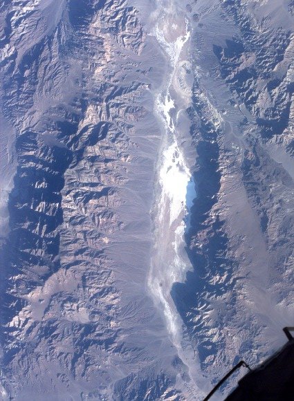 Údolí smrti je nejsušším a nejníže položeným místem Kalifornie. FOTO: NASA, Public domain, via Wikimedia Commons