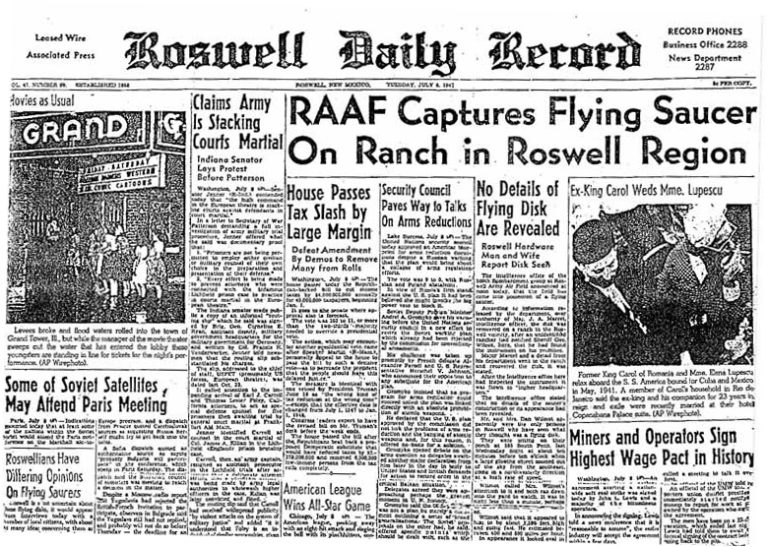Noviny o havárii UFO informovali na titulních stránkách, foto Roswell Daily Record / Creative Commons / Volné dílo