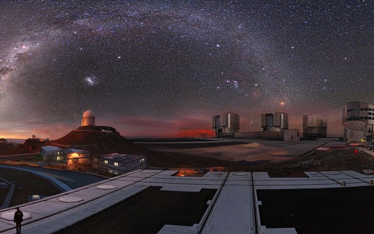 V jihoamerickém Chile jsou pro pozorování vesmírných objektů ideální podmínky. Foto: ESO/M. Kornmesser / Creative Commons / CC BY 4.0
