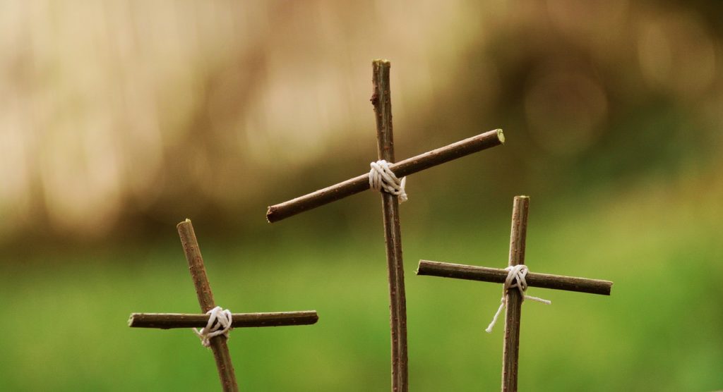 Silné znamení tří křížů vás ochrání. Foto: Pixabay