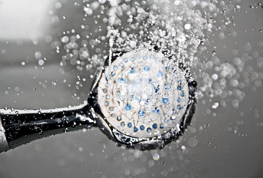 Když jste alergičtí na vodu, obyčejná sprcha je čiré peklo. Foto: Pxfuel