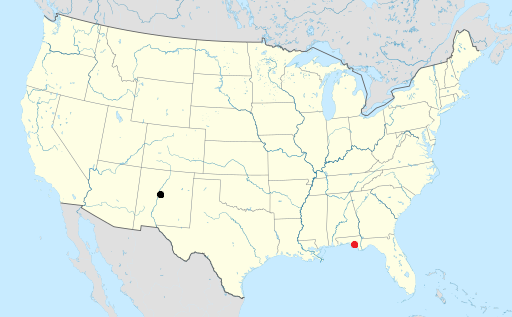 Mapa Spojených států. Černá tečka značí město Belen v Novém Mexiku, červená Port St. Joe na Floridě. FOTO: Uwe Dedering, CC BY-SA 3.0, via Wikimedia Commons
