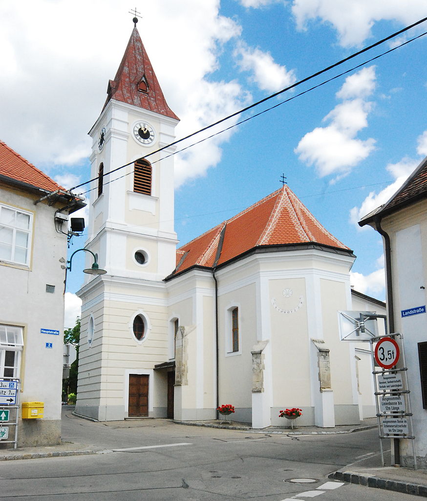 Kostel v obci Mitterretzbach. Zdroj foto: GuentherZ, CC BY 3.0 , via Wikimedia Commons