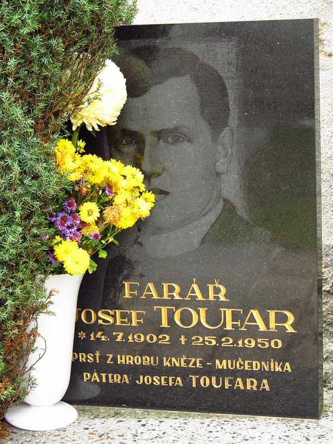 Josef Toufar je dnes pohřben na hřbitově v Čihošti. FOTO: Hana Kubíková, CC BY-SA 4.0, via Wikimedia Commons