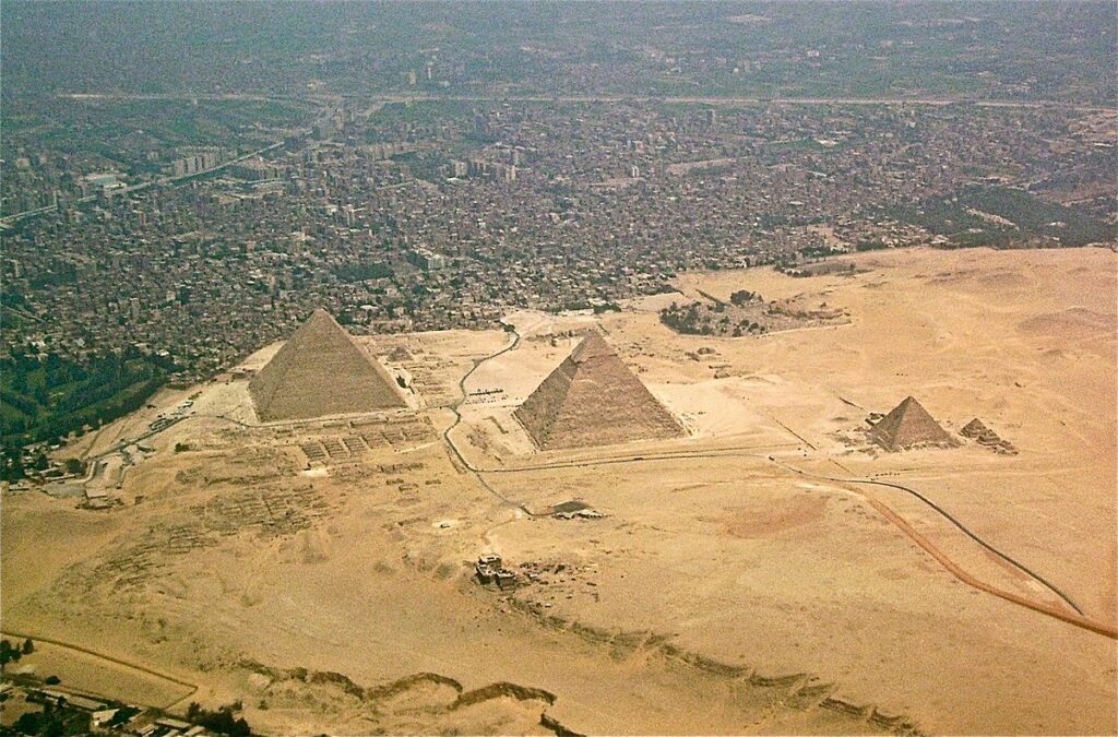 Odkryli jsme opravdu už všechna tajemství a poklady pyramid, nebo nám ještě něco uniká? FOTO: Robster1983 at English Wikipedia, CC0, via Wikimedia Commons
