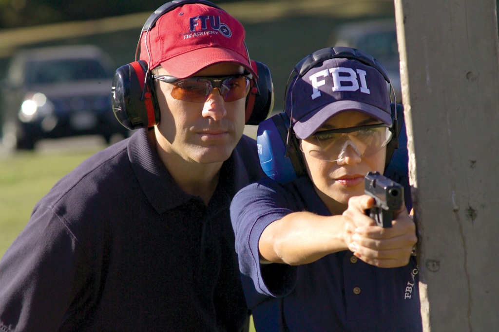 Střelecký trénink agentů FBI. Zdroj foto:  FBI, Public domain, via Wikimedia Commons