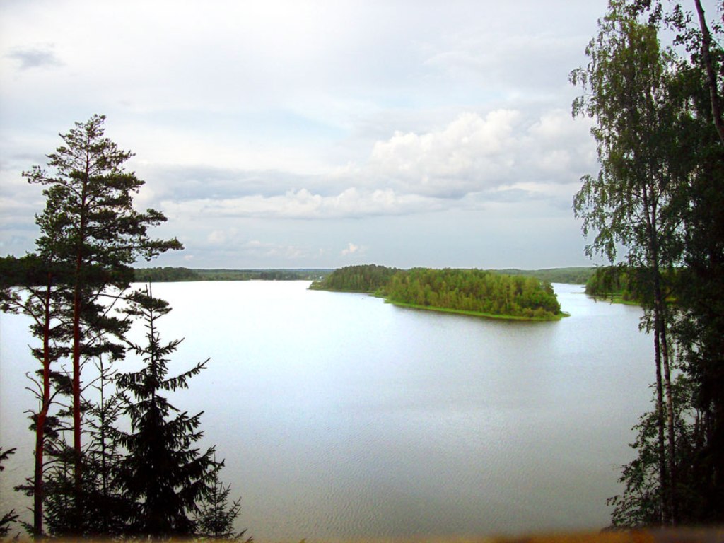 Jezera v Rusku neukrývají pouze černé skládky, ale možná i řadu historických pokladů. Zdroj foto:  Denis Bisteinoff, CC BY 3.0 , via Wikimedia Commons