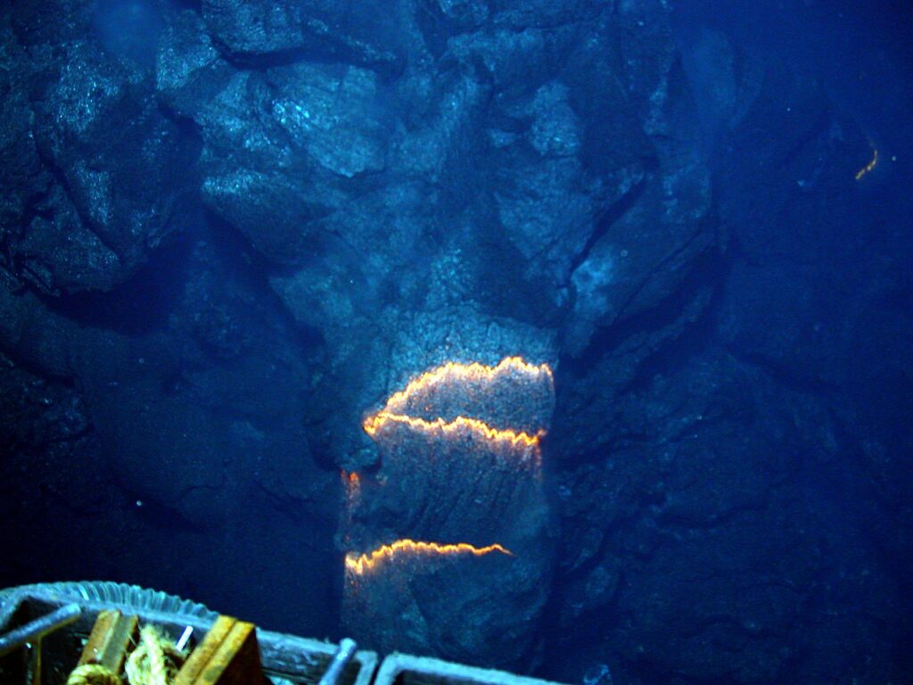 Některá zmizení prý mohou vysvětlit erupce podmořských vulkánů, foto NOAA/National Science Foundation / Creative Commons / Volné dílo