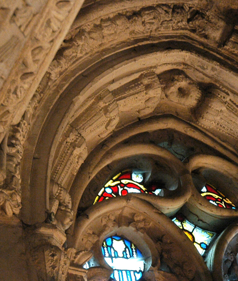 Vnitřek Rosslynské kaple je plné více i méně záhadných symbolů. FOTO: Kjetil Bjørnsrud / Creative Commons / CC BY-SA 4.0