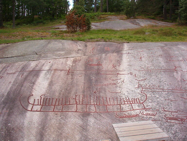 Švédské petroglyfy jsou nyní muzeem pod širým nebem. Zdroj foto: Fred J, Public domain, via Wikimedia Commons