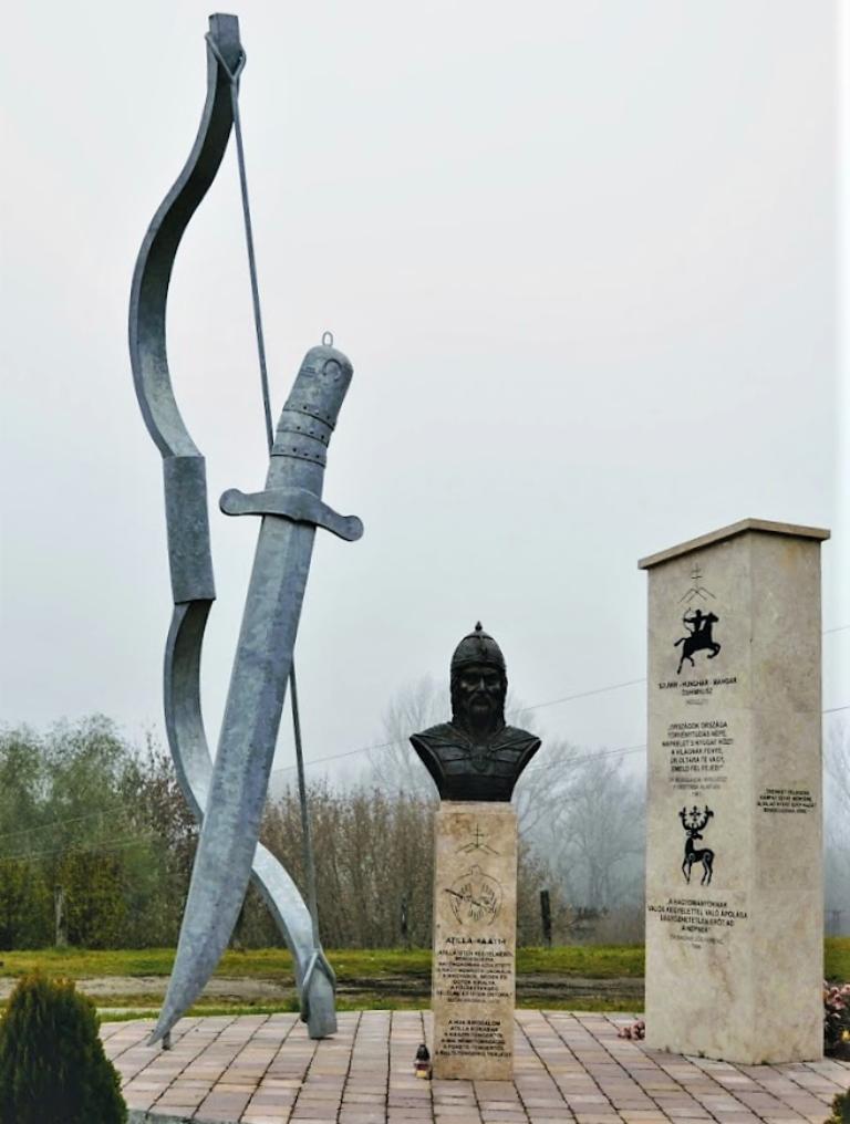 Památník Huna Attily severně od Budapešti. Zdroj foto:  Tolnai Balázs, CC BY 2.0 , via Wikimedia Commons

