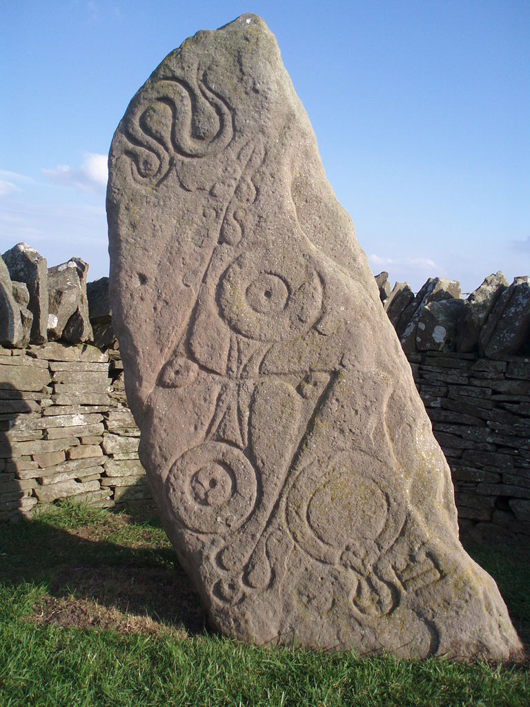 Takzvaný „hadí kámen“. Zdroj foto:  Stephen Samson, CC BY-SA 2.0 , via Wikimedia Commons