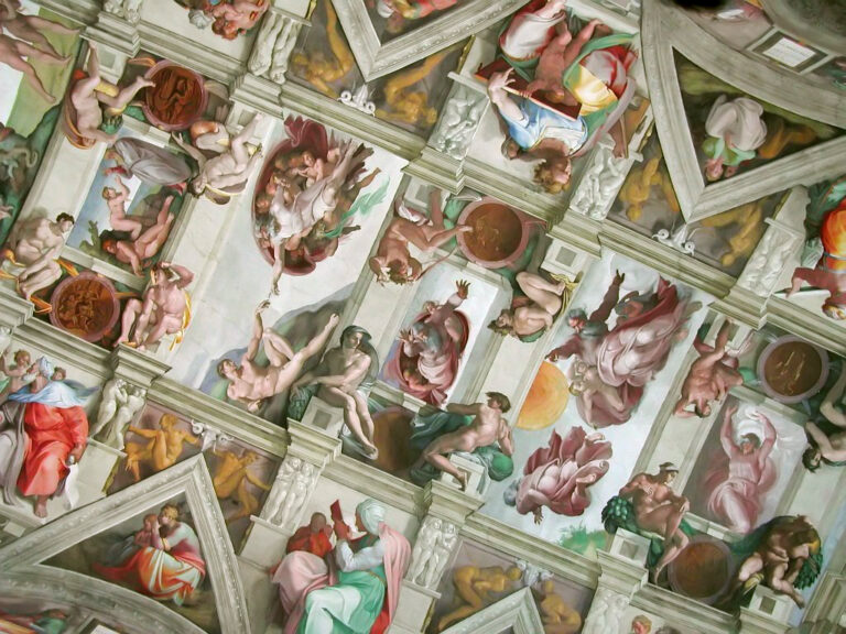 Pohled na strop Sixtinské kaple. Skryl Michelangelo do svého dechberoucího díla i jinou než náboženskou symboliku? FOTO: neznámý autor / Creative Commons / volné dílo