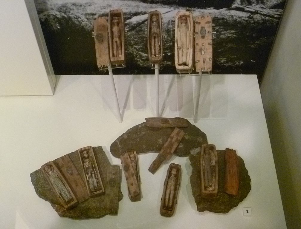 Miniaturní rakvičky jsou nyní vyhledávaným muzejním exponátem. Zdroj foto:  Kim Traynor, CC BY-SA 3.0 , via Wikimedia Commons
