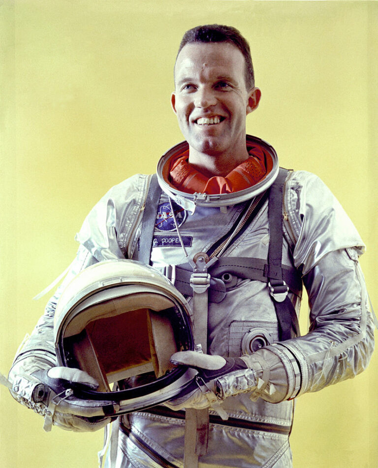 S Černým rytířem se možná potkal i astronaut Gordon Copper. Zdroj foto: NASA, Public domain, via Wikimedia Commons