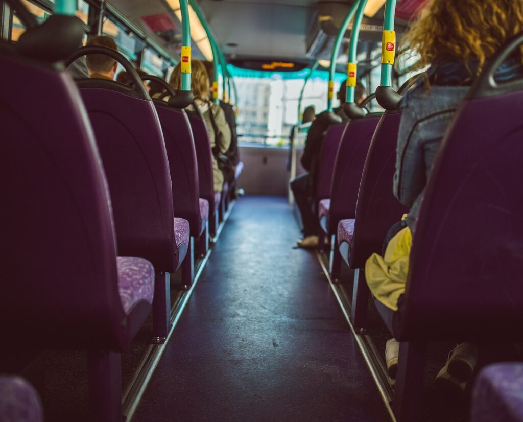 James E. Tetford zmizel z jedoucího autobusu, foto Pixabay