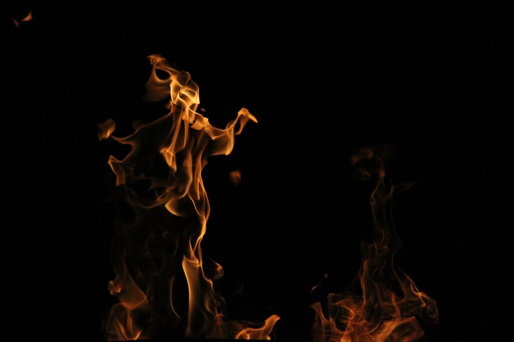 Stoupenci řádu věří, že musí tento svět opustit v plamenech, foto Pixabay