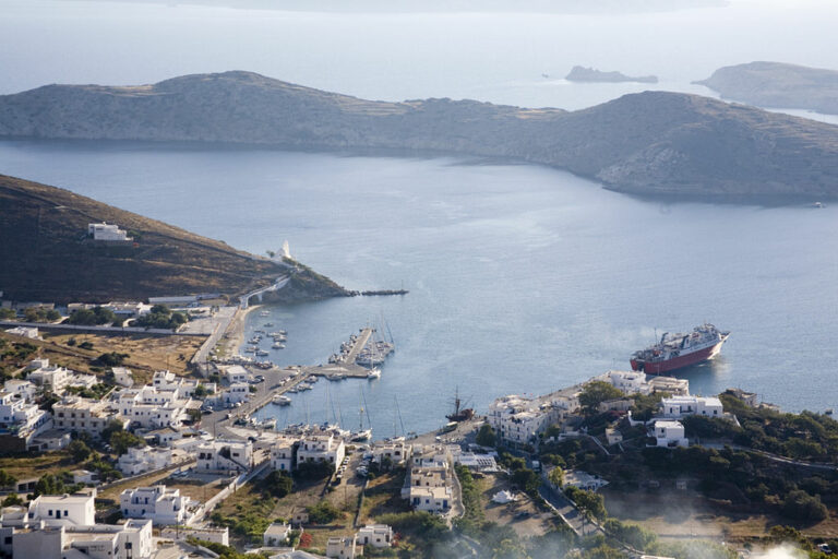 Údajný hrob básníka Homéra se nachází na ostrově Ios v Egejském moři. Zdroj foto: Charles Haynes, CC BY-SA 2.0 , via Wikimedia Commons