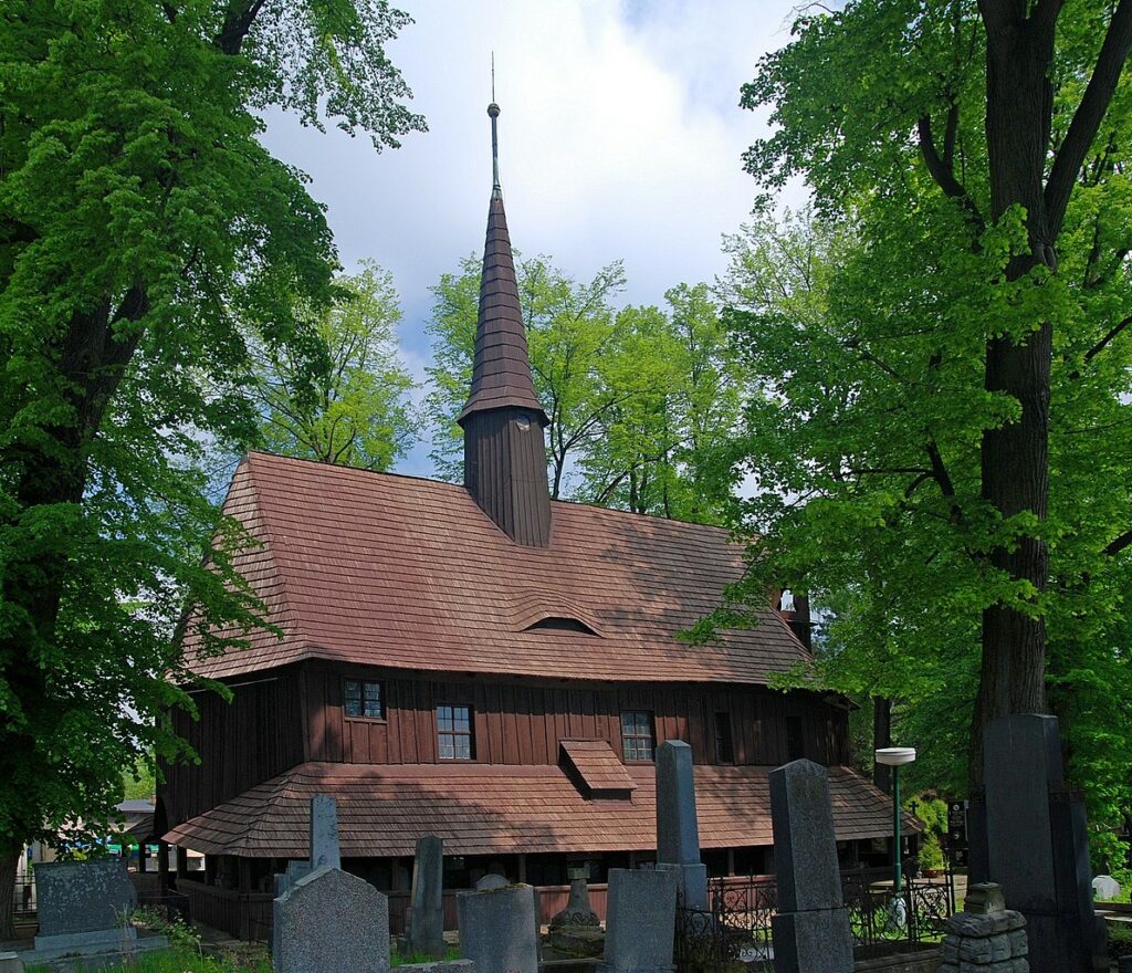 Kostel Panny Marie v Broumově. Stála kdysi na jeho místě sakrální stavba zbudovaná pohanskou šlechtičnou? Zdroj foto:   Henryk Bielamowicz, CC BY-SA 4.0 , via Wikimedia Commons

