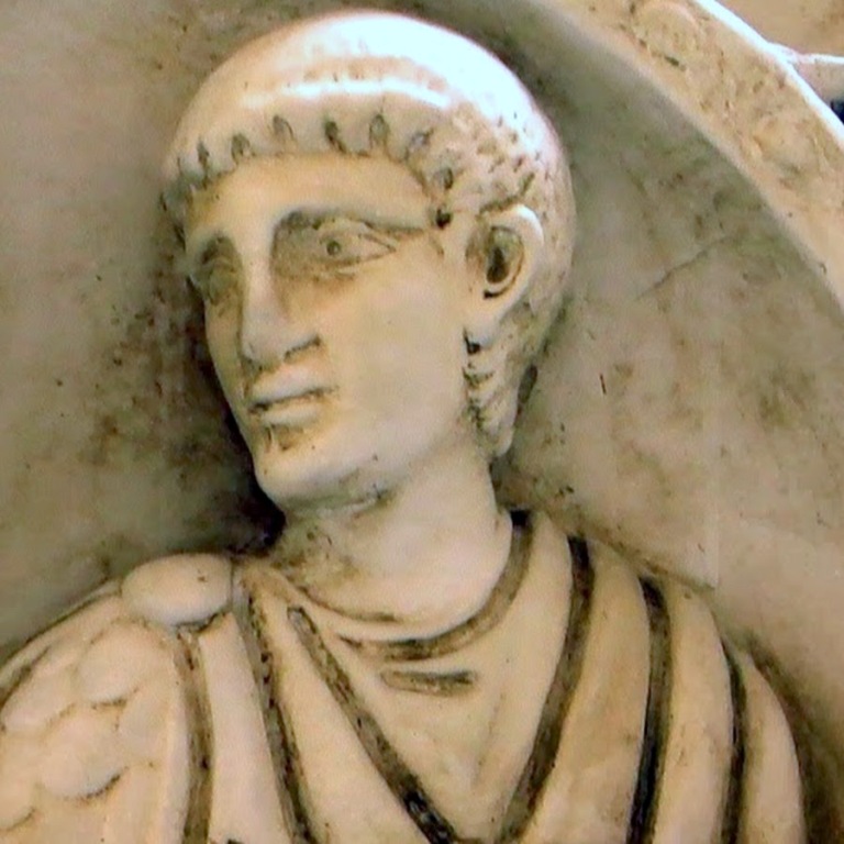 Flavius Aetius, západořímský politik a vojevůdce.  I ten by mohl být „posledním Římanem“. Zdroj obrázku: ataryn, CC BY-SA 4.0 , via Wikimedia Commons

 

