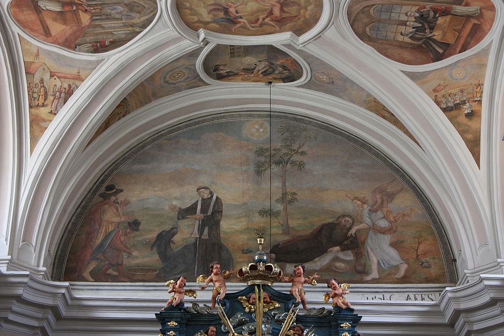 Malířská výzdoba kostela reflektuje i příběh o znesvěcení hostií. Zdroj foto:  Macpach1234, CC BY-SA 4.0 , via Wikimedia Commons
