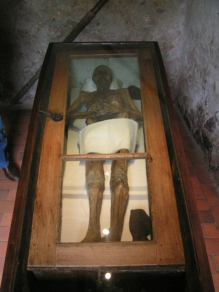 Pohled na celé tělo Kahlbutze. Byl skutečně proklet? FOTO: Hedavid / Creative Commons / CC BY-SA 3.0