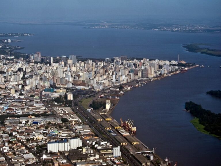 Cílovou destinací letu 513 společnosti Santiago Airlines bylo brazilské Porto Alegre. Zdroj foto: TimBray, CC BY-SA 3.0 <https://creativecommons.org/licenses/by-sa/3.0>, via Wikimedia Commons
