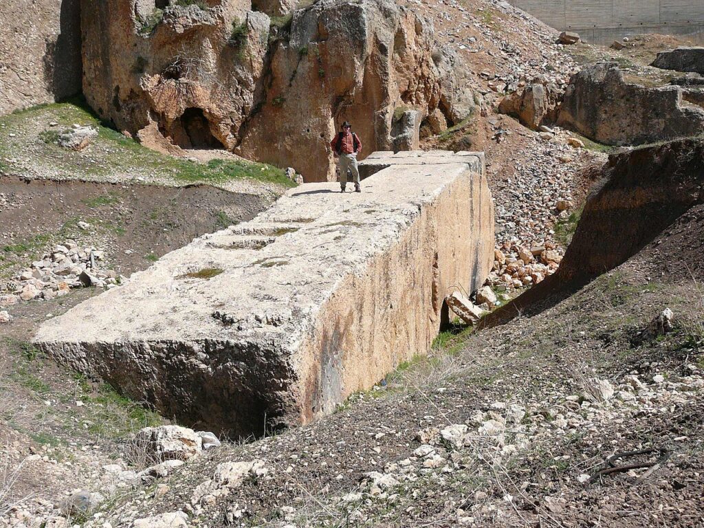 Největší kamenný kvádr v Baalbeku, foto Ralph Ellis / Creative Commons / CC BY-SA 4.0 