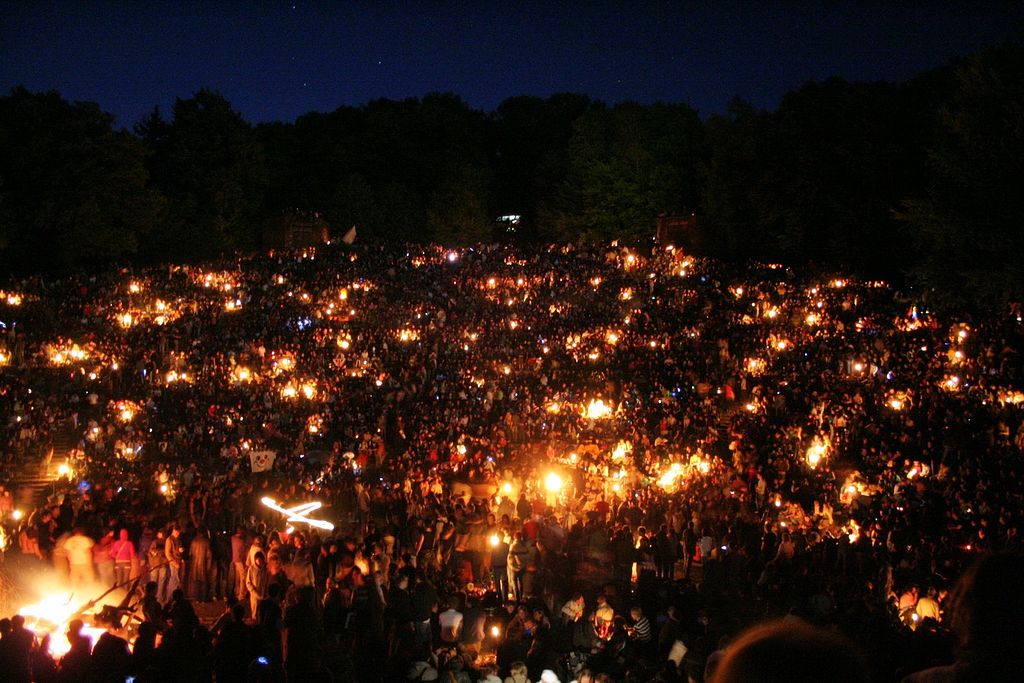 Čarodějnické oslavy se v Německou nesou v duchu ohňů takzvané Valburžiny noci. Zdroj foto:  Andreas Fink (andreas-fink@gmx.de) at de.wikipedia, CC BY-SA 2.0 DE , via Wikimedia Commons