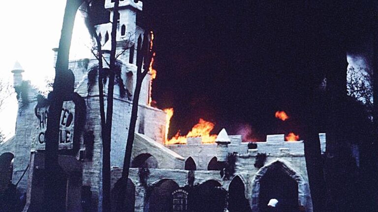 Požár v Haunted Castle