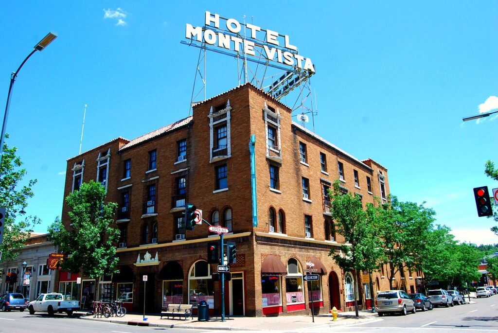 Hotel Monte Vista byl postaven v roce 1927 a je středobodem historického centra města. Foto: Flickr upload bot / Creative Commons / CC-BY-2.0 