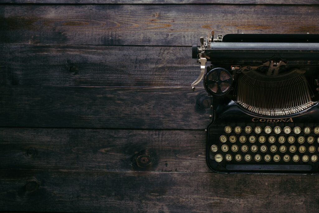 Kdo a proč vyměnil na psacím stroji klávesy za lidské zuby? FOTO: Unsplash