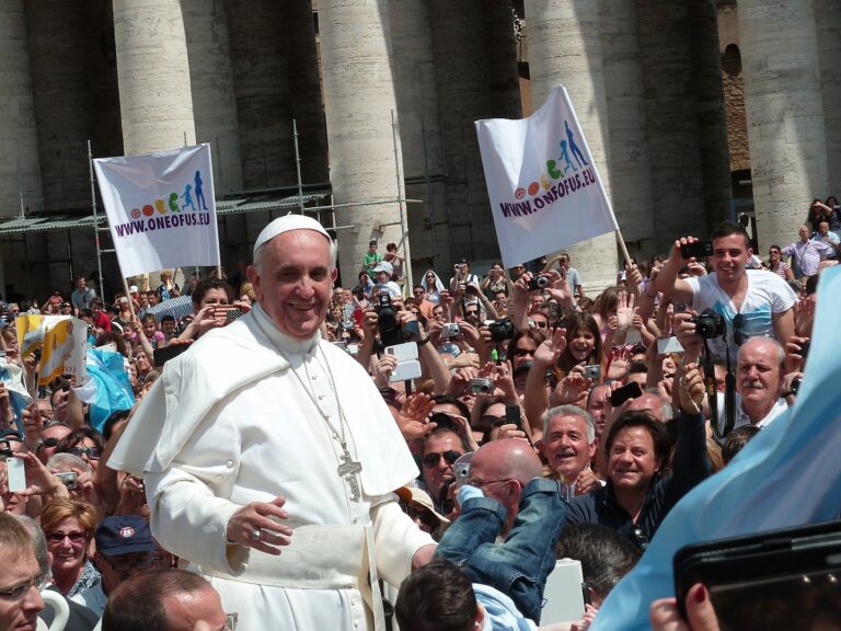 Papež František na Svatopetrském náměstí krátce po svém zvolení. FOTO: Edgar Jiménez / Creative Commons / CC BY-SA 2.0