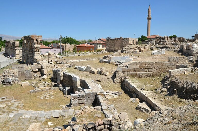 Vykopávky starověké Tyany, Apollóniova rodiště, na území dnešního Turecka. Zdroj foto: Carole Raddato from FRANKFURT, Germany, CC BY-SA 2.0 , via Wikimedia Commons