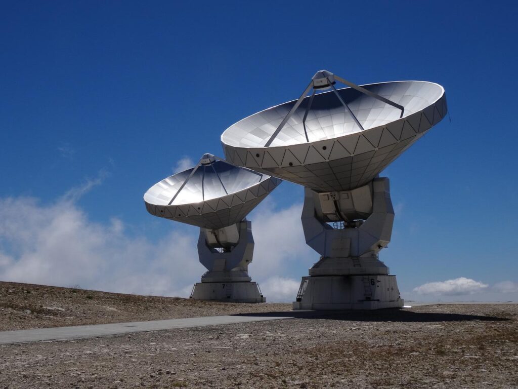 Vznik snímku umožnila globální soustava radioteleskopů, foto Pixabay 