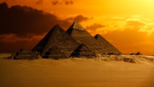4 horké otázky z historie: Pyramidy, Čínská zeď, Bluehenge i pravé jméno Kolumba