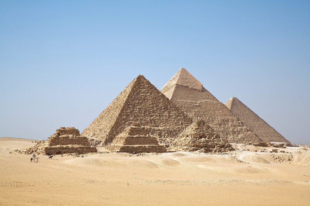 Pyramidy v egyptské Gíze. FOTO: Ricardo Liberato / Creative Commons / CC BY-SA 2.0