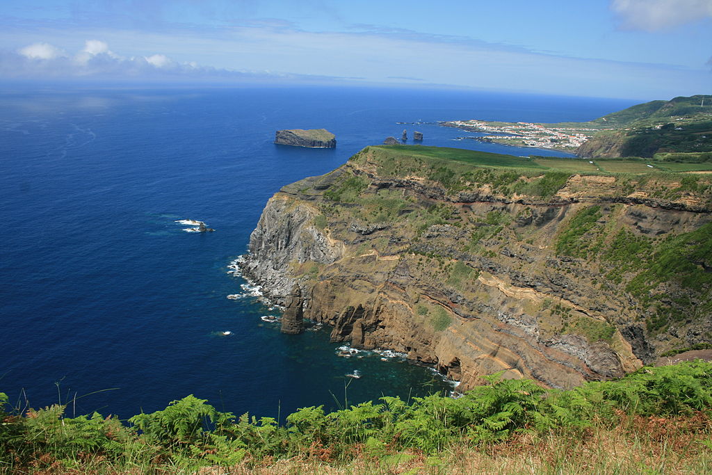 Azorské ostrovy nyní patří Portugalsku. Zdroj foto: Abspires40 from Cape Town, South Africa, CC BY 2.0 , via Wikimedia Commons