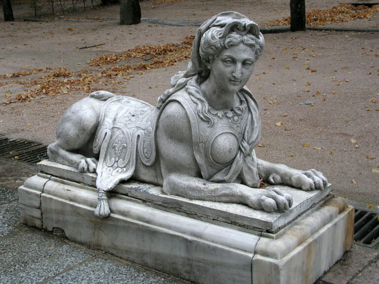 Sfinga je oblíbený sochařský motiv. Zdroj foto: Håkan Svensson (Xauxa), CC BY-SA 3.0 , via Wikimedia Commons