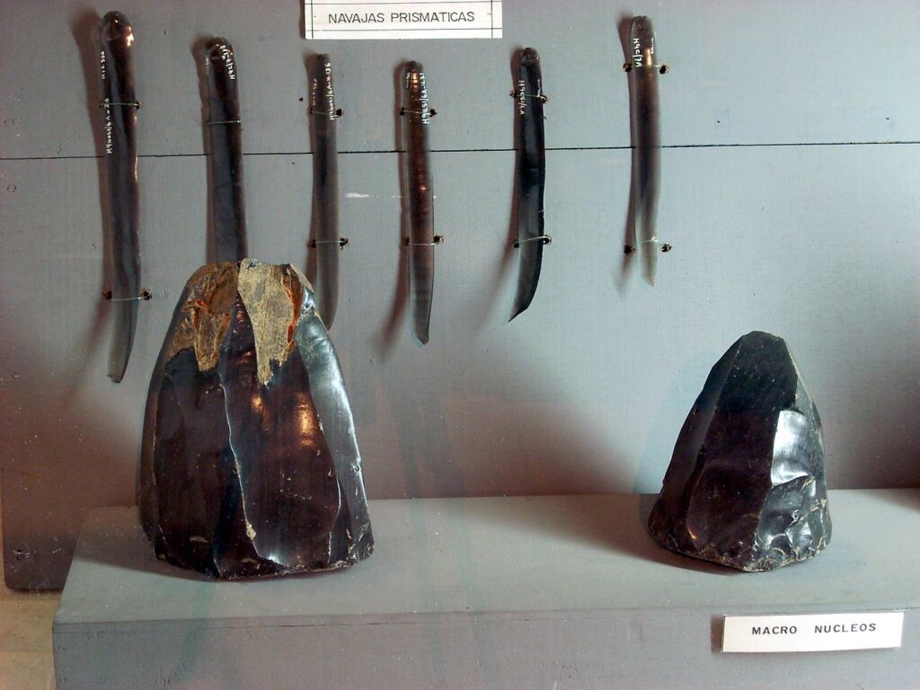 Obsidiánové dýky z mayského naleziště. Foto: Simon Burchell/Creative commons/CC BY-SA 3.0