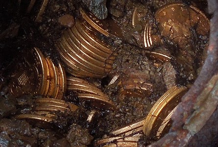 Největší nalezený poklad v Americe je ten z roku 2013. Nalezené mince mají hodnotu asi třicet tisíc dolarů. FOTO: Neznámý autor / Creative Commons / volné dílo