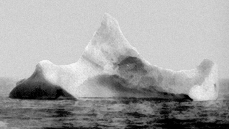 Skutečně zapříčinila potopení Titaniku pouze tragická srážka s tímto ledovcem? FOTO: neznámý autor / Creative Commons / volné dílo