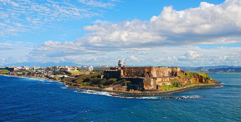 Ostrovní Portoriko čelilo v minulosti vlnám záhadného vraždění domácích zvířat. Zdroj foto: Francisco Jose Carrera Campos, CC BY-SA 4.0 <https://creativecommons.org/licenses/by-sa/4.0>, via Wikimedia Commons