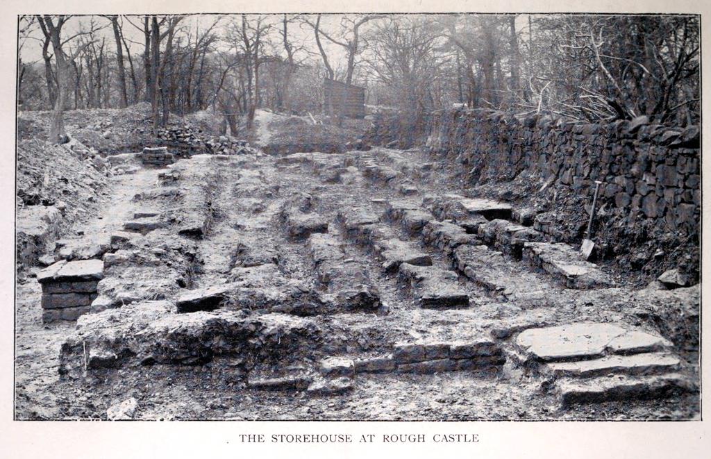 Jak prozrazují vykopávky, ještě před UFO se o lokalitu současného Bonnybridge velmi zajímaly i římské legie. Zdroj foto:  George Macdonald, Public domain, via Wikimedia Commons