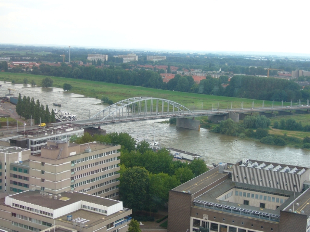 UFO se v Nizozemsku relativně často vyskytuje i nad městem Arnhem. Zdroj foto:  Pior, Public domain, via Wikimedia Commons

