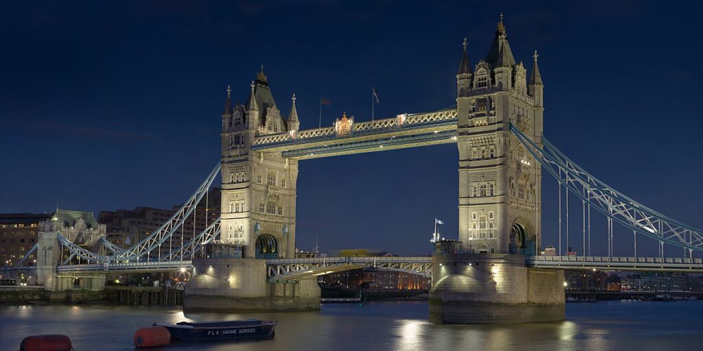 Oficiální název londýnského Toweru je Palác a pevnost Jejího Veličenstva, Tower of London. Foto: Diliff / Creative Commons / CC-BY-SA-3.0 