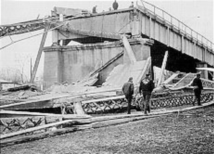 Mothman je spojován s pádem mostu v roce 1967, foto Anetode / Creative Commons / Volné dílo