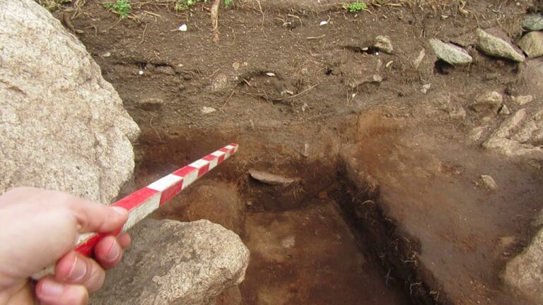 Vydá ostrůvek ještě další tajemství? Foto: Youtube (Guernsey Archaeology)