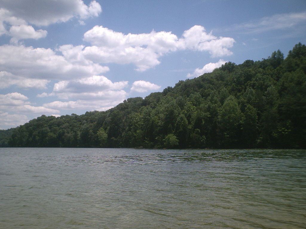 Herrington Lake je nejhlubší jezero ve státě Kentucky. Zdroj foto:  Joshinatorky at English Wikipedia, Public domain, via Wikimedia Commons

 
